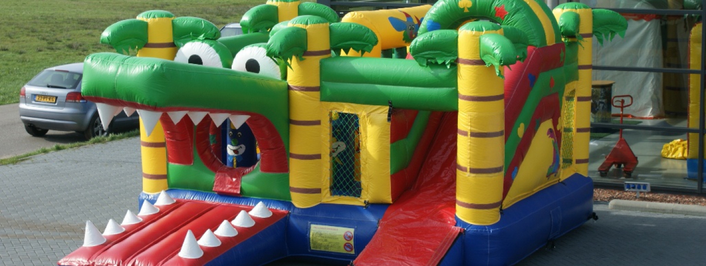 Hüpfburg Krokodil