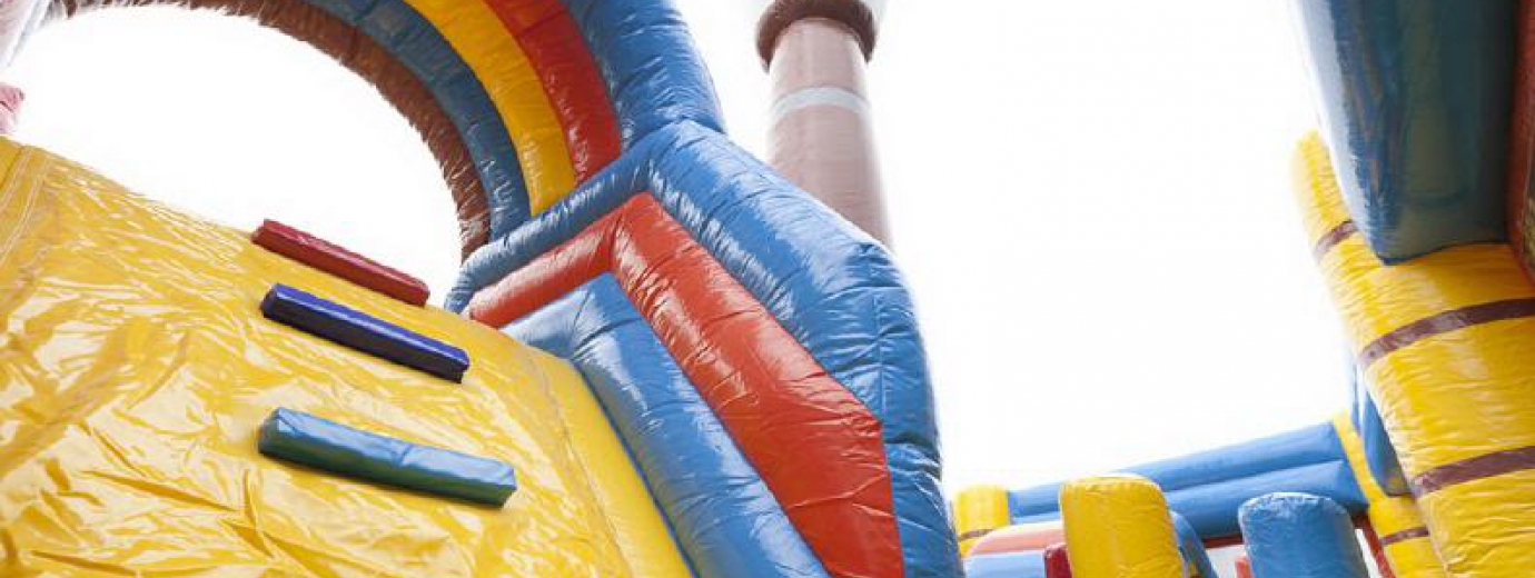 teloeken-event-gmbh-huepfburg-xxl-piratenschiff2